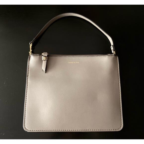 ANNE KLEIN Taupe Faux Leather Wristlet/Handbag sz OS - Picture 1 of 9